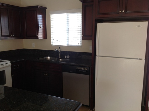 Taft Manor 2 Bed 2 Bath w/ Balcony – photo 1