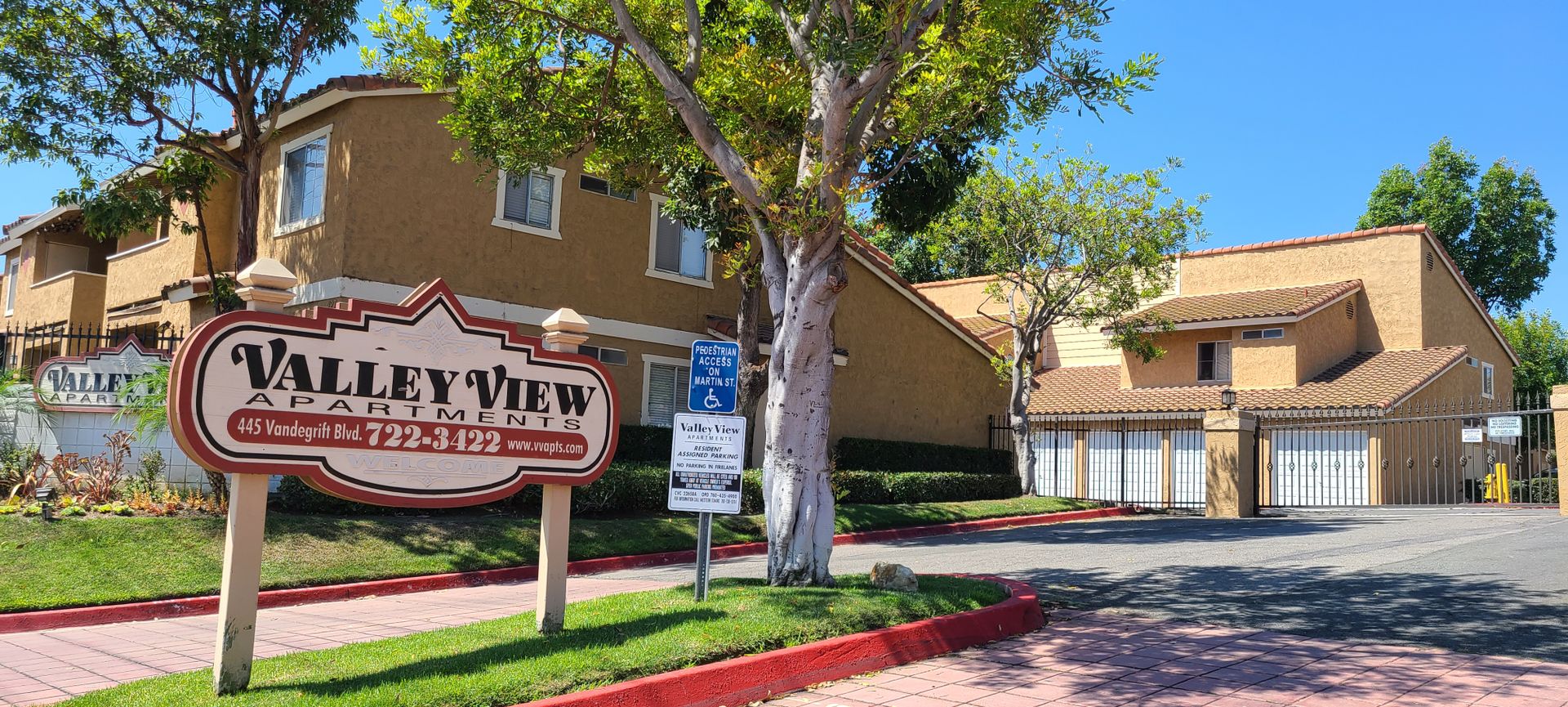 Oceanside Apartment: 377-479 Vandegrift Blvd.