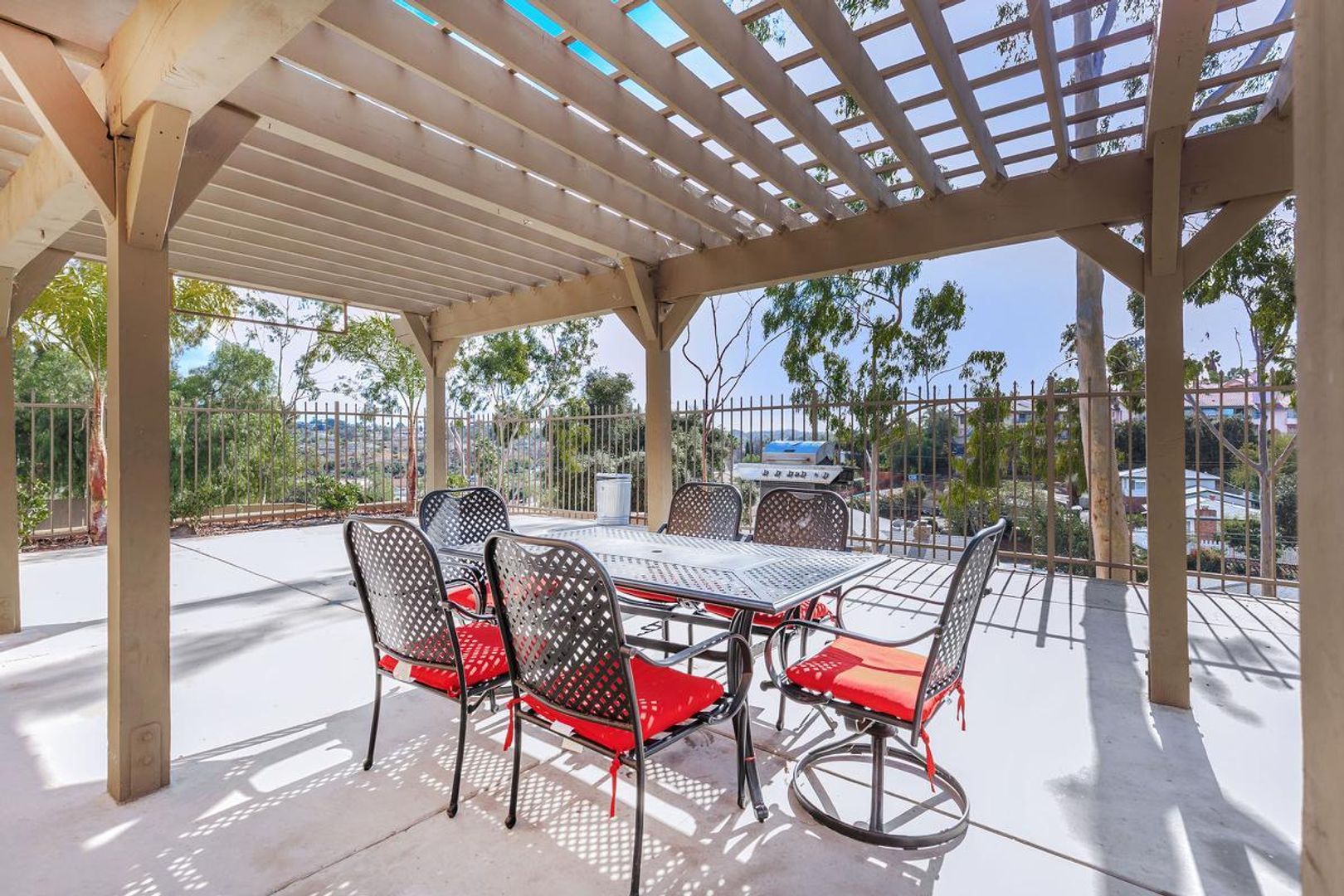 Vista Apartment: 845 Newport Terrace