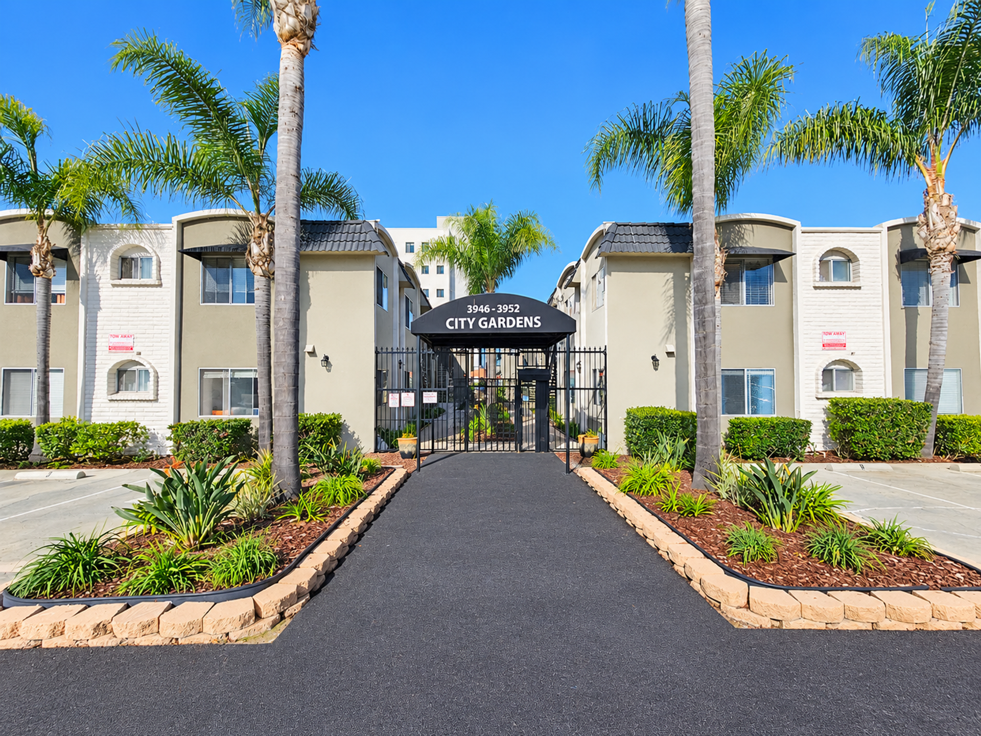 San Diego Apartment: 3952 Idaho Street