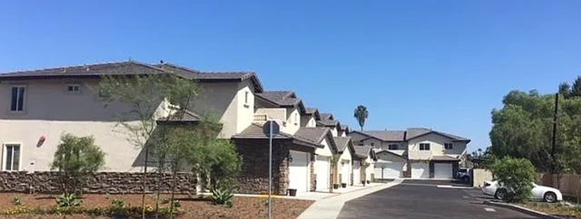 Vista Apartment: 201 W Los Angeles Drive