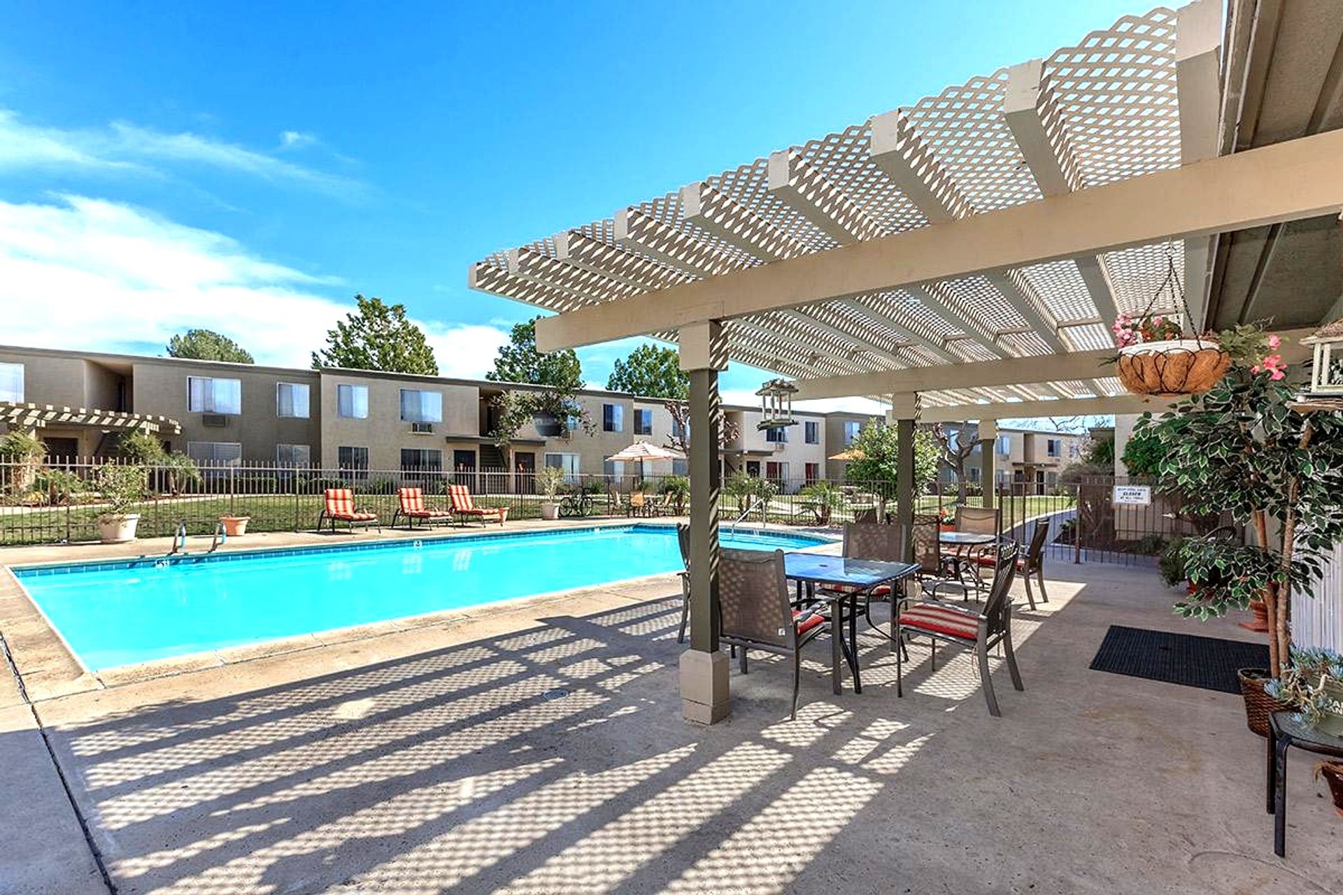 El Cajon Apartment: 553 S Magnolia Ave