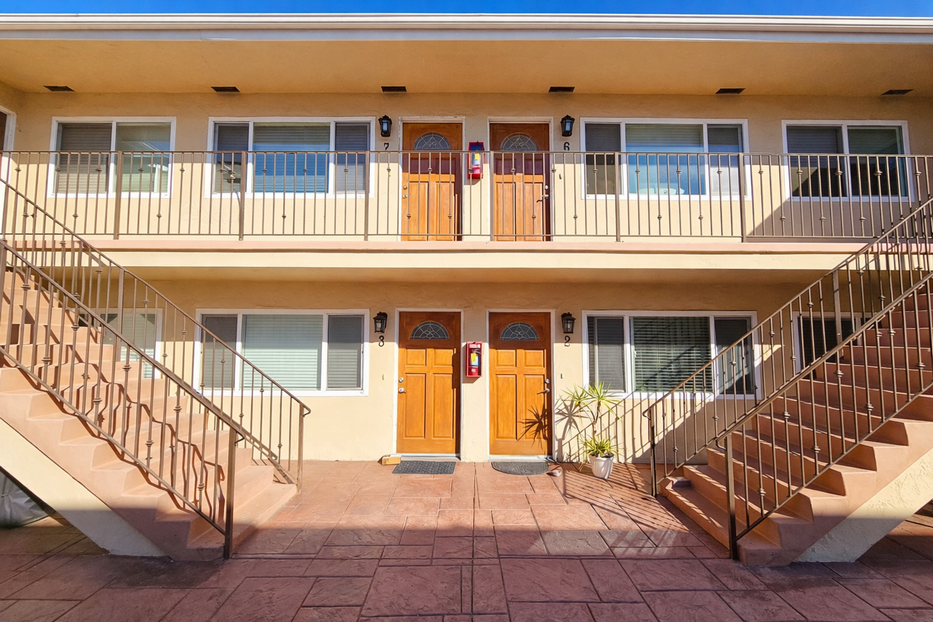 San Diego Apartment: 4418 Bond St