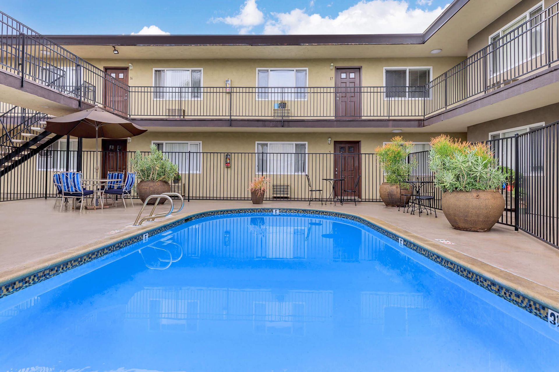 El Cajon Apartment: 1121 E Washington Ave