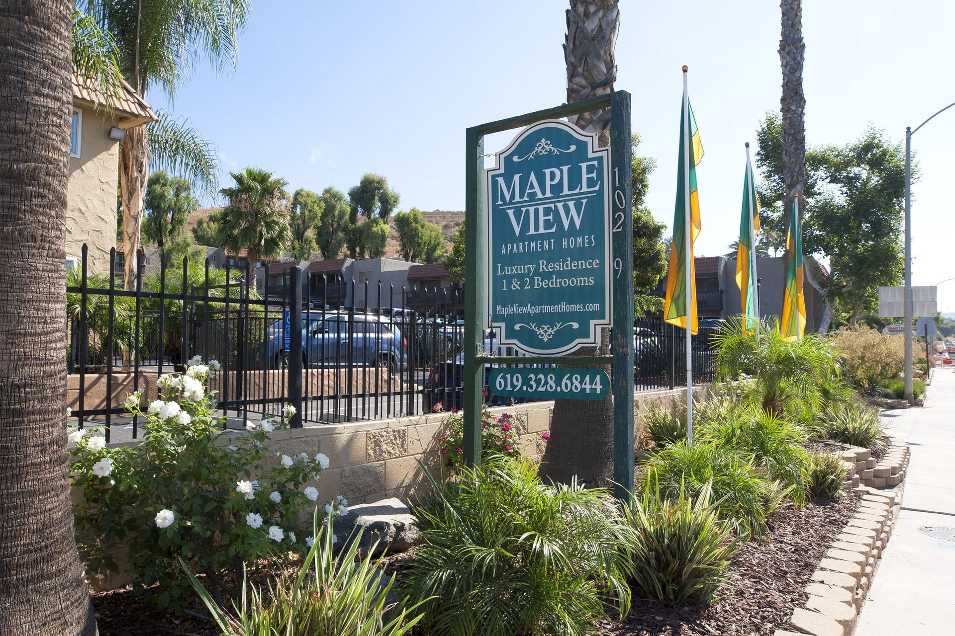 Lakeside Apartment: 10229 Ashwood St