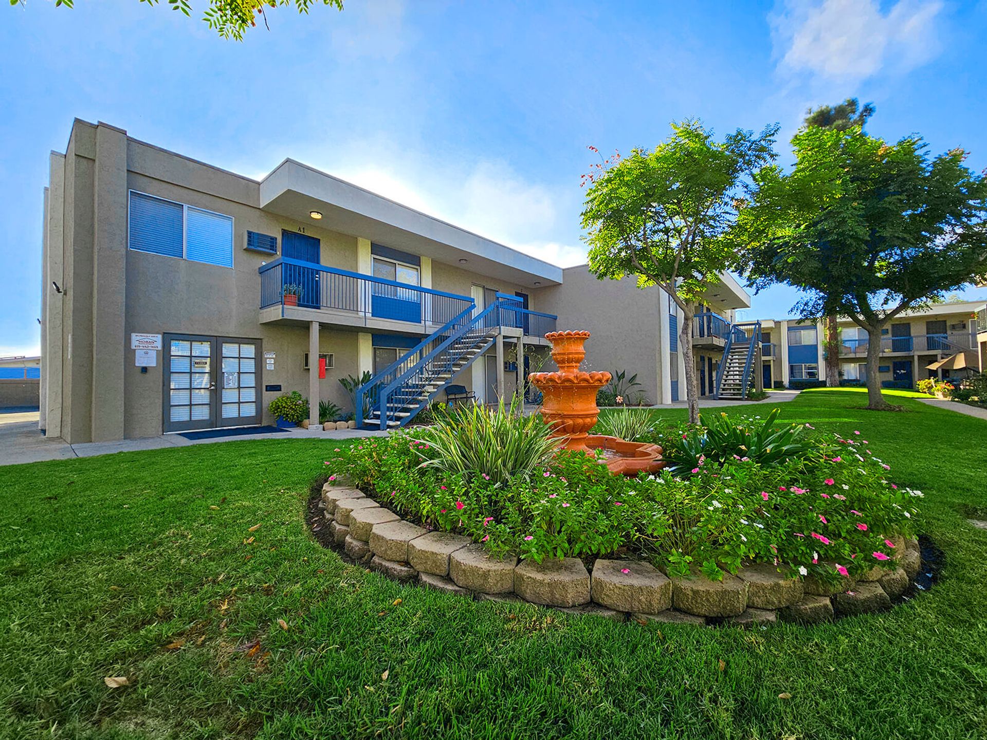 El Cajon Apartment: 700 Ballantyne St. & 707 Graves Ave.