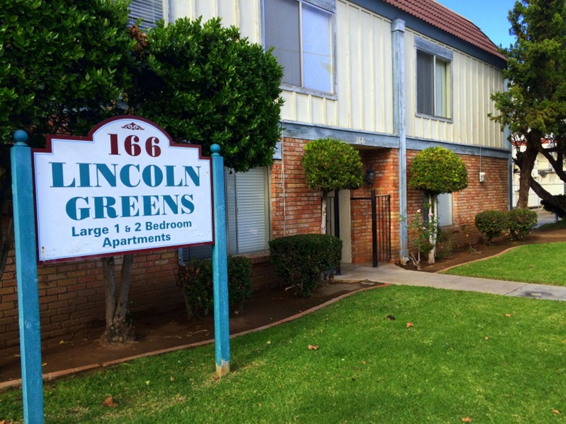 El Cajon Apartment: 166 S Lincoln