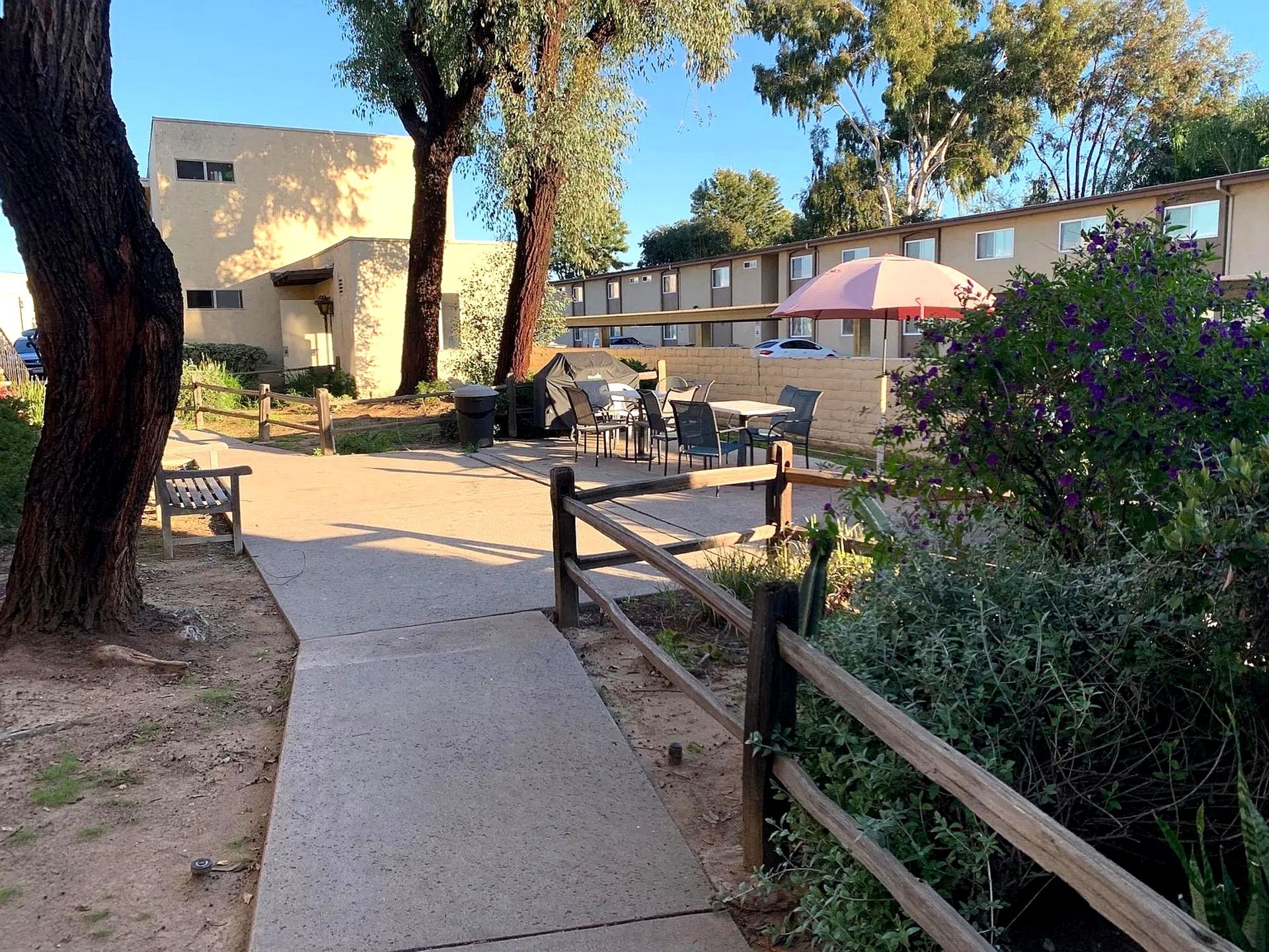 El Cajon Apartment: 206 Roanoke Rd