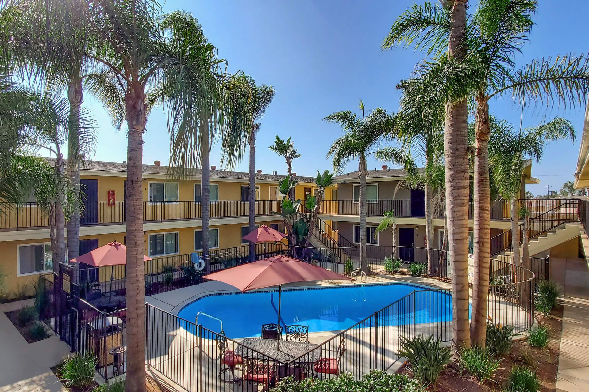Chula Vista Apartment: 330-332 5th Ave