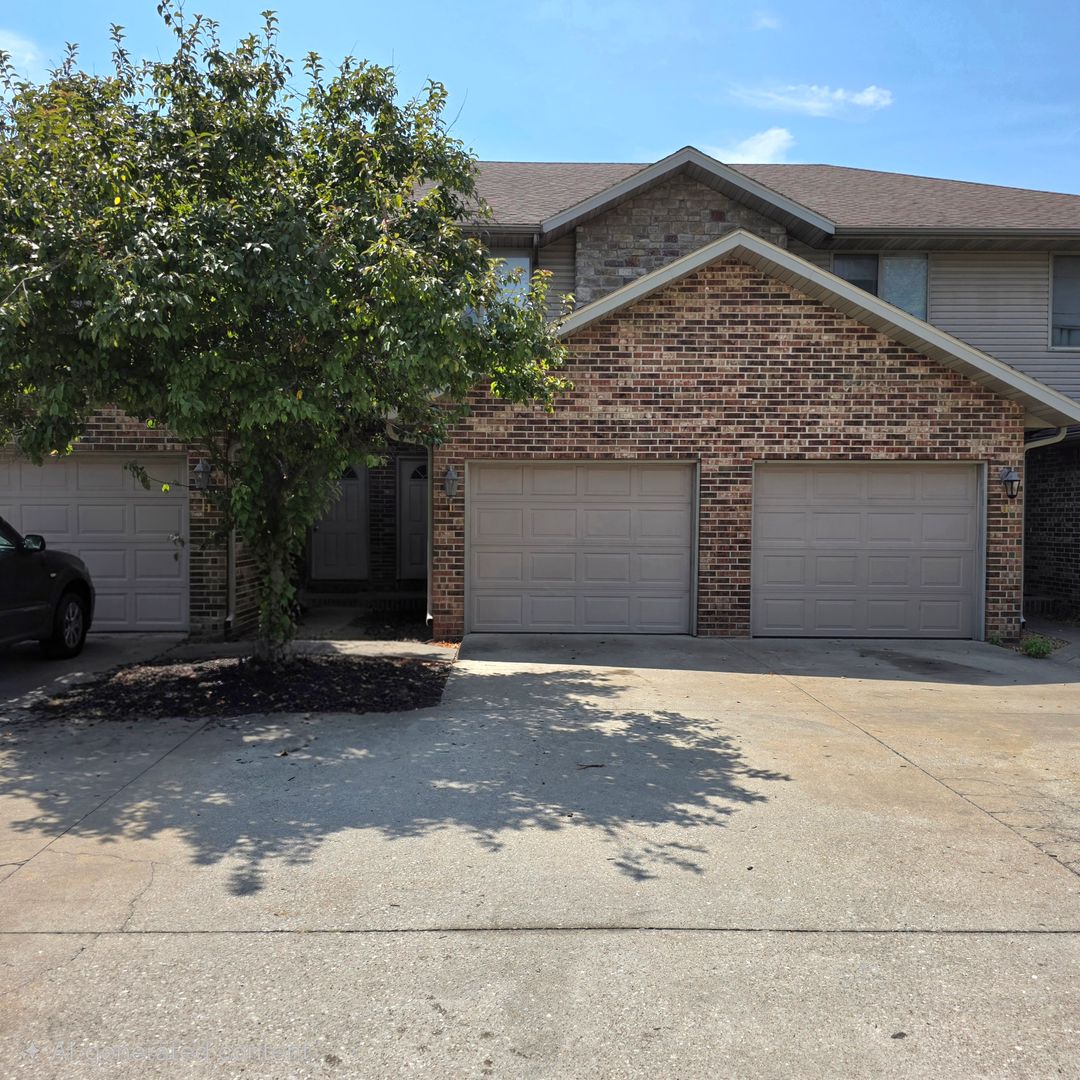 Springfield Apartment: 255 E. Erie A-K