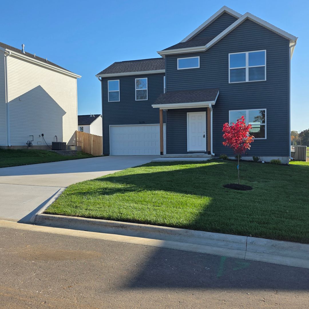 Springfield House: 5134 W Sunstrcuk