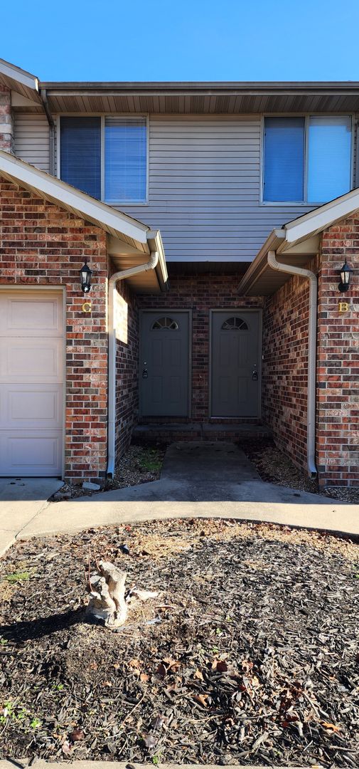 Springfield Apartment: 255 E. Erie A-K