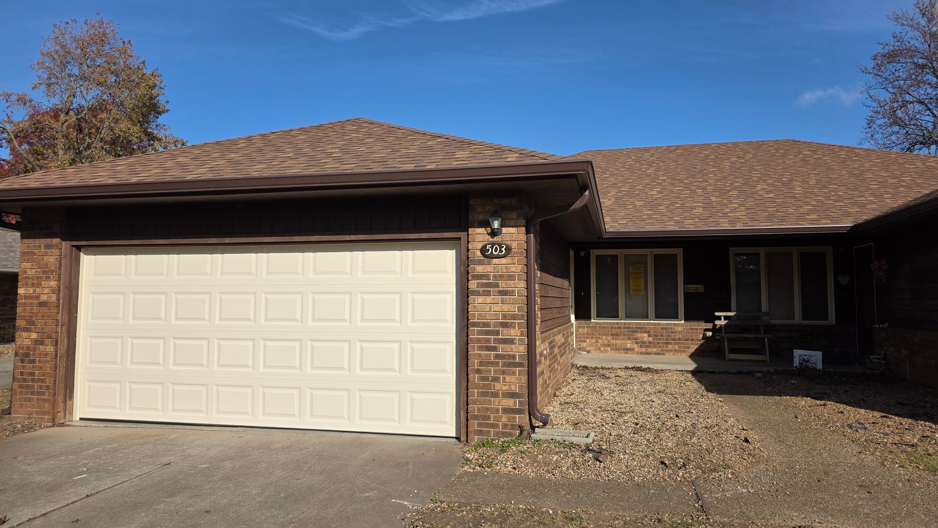 Springfield Apartment: 503 E Redwood