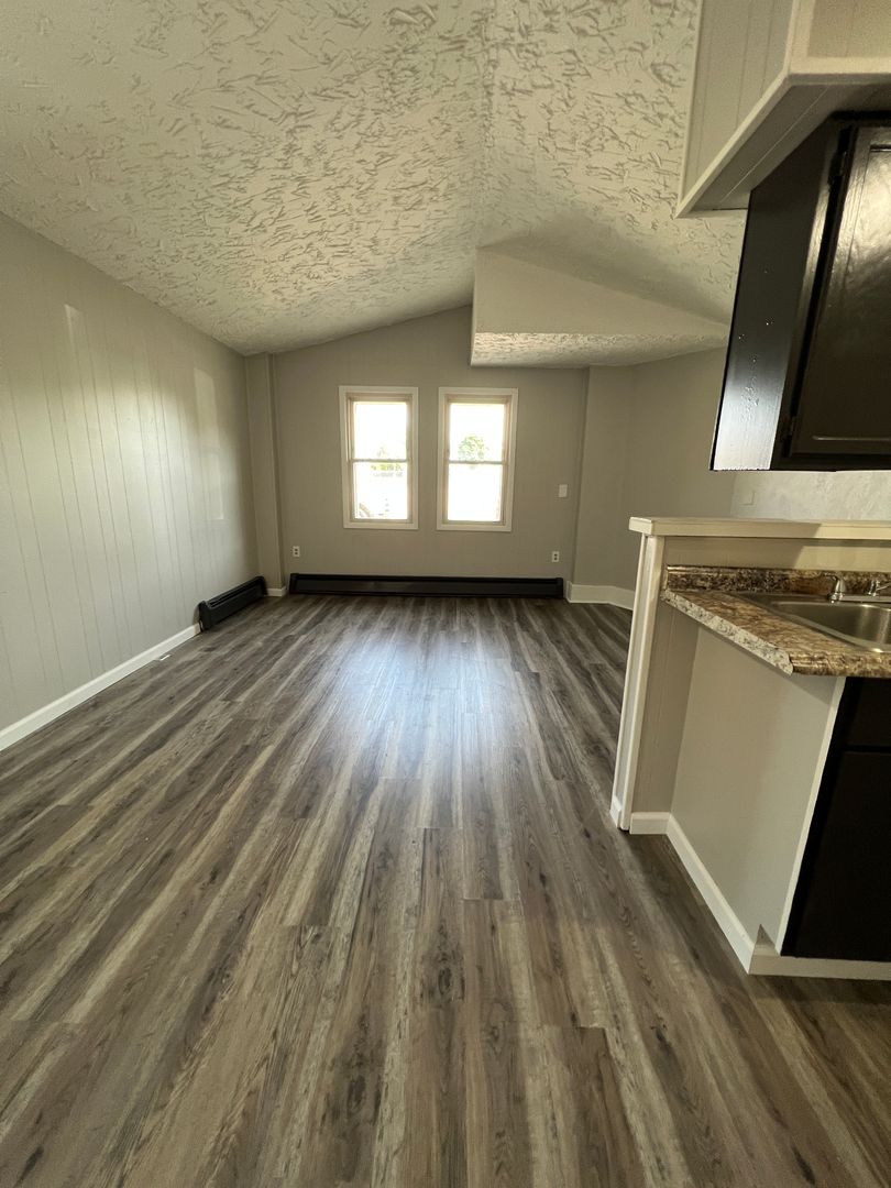 Erie Apartment: 514 W 16th St
