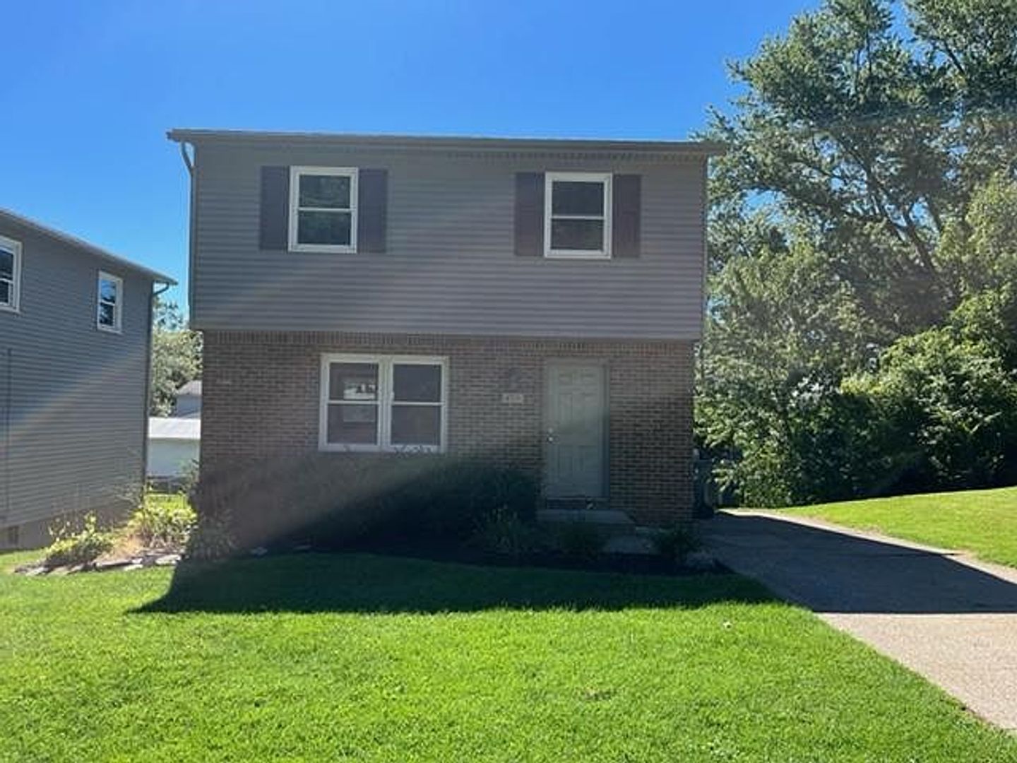 Erie House: 4710 Oakland St