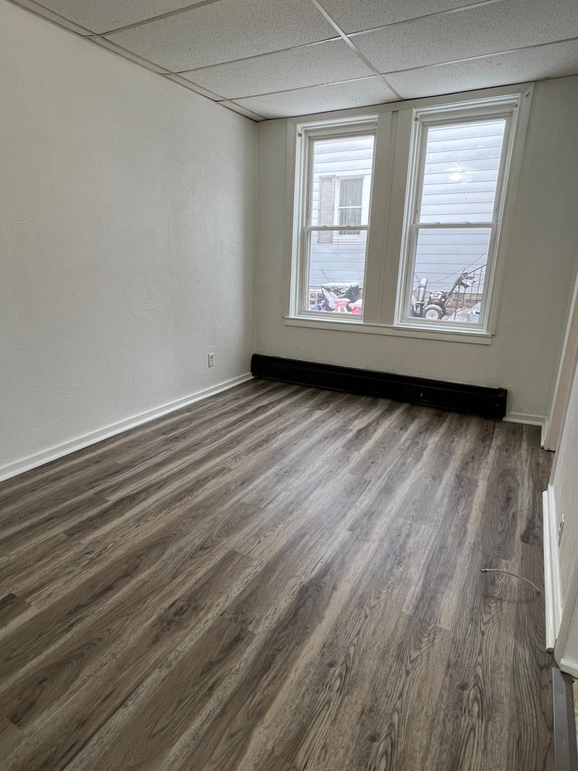 Erie Apartment: 514 W 16th St
