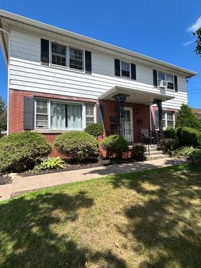 1334 West 28th Street – photo 1