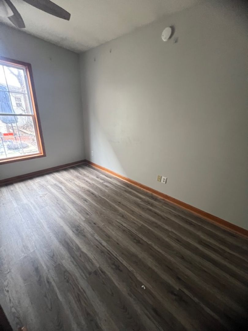 Erie Apartment: 106 Parade St