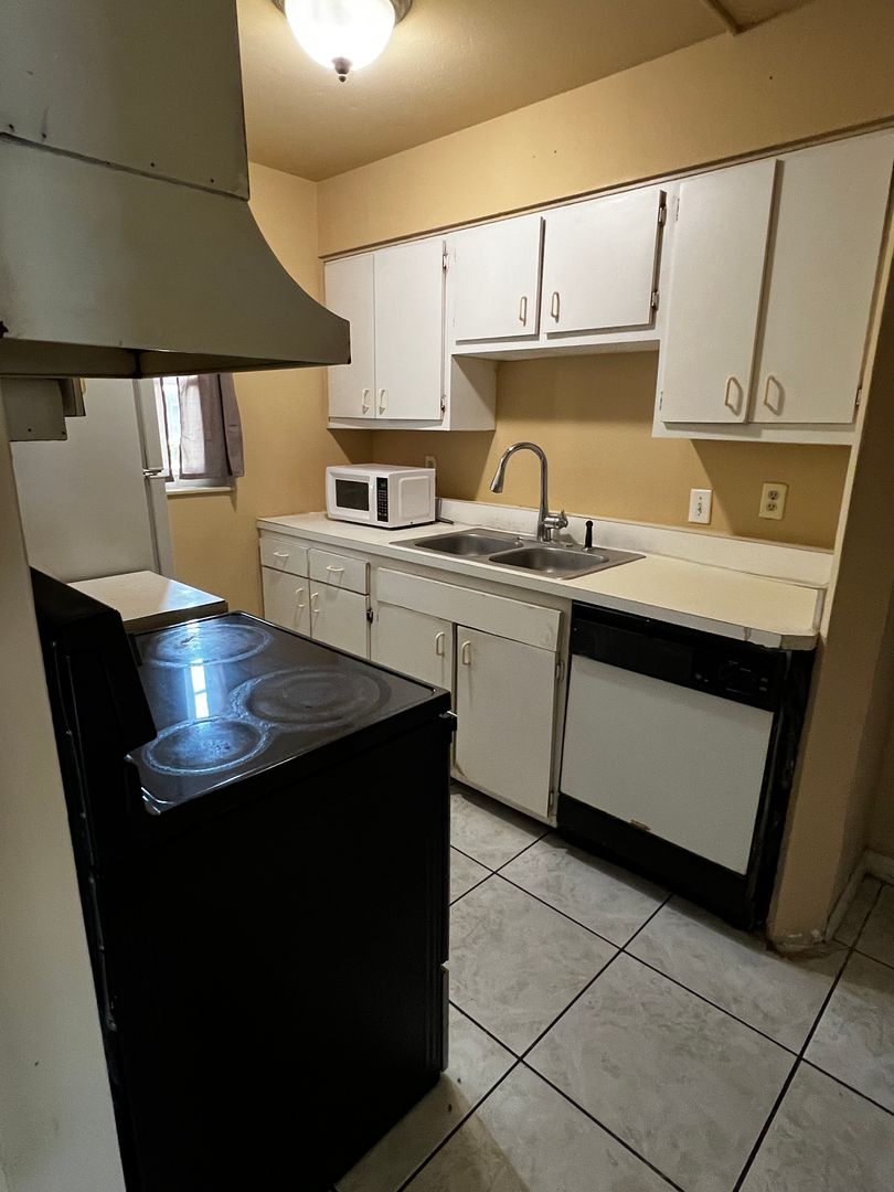 Orlando Condo: 827 Sky Lake Circle