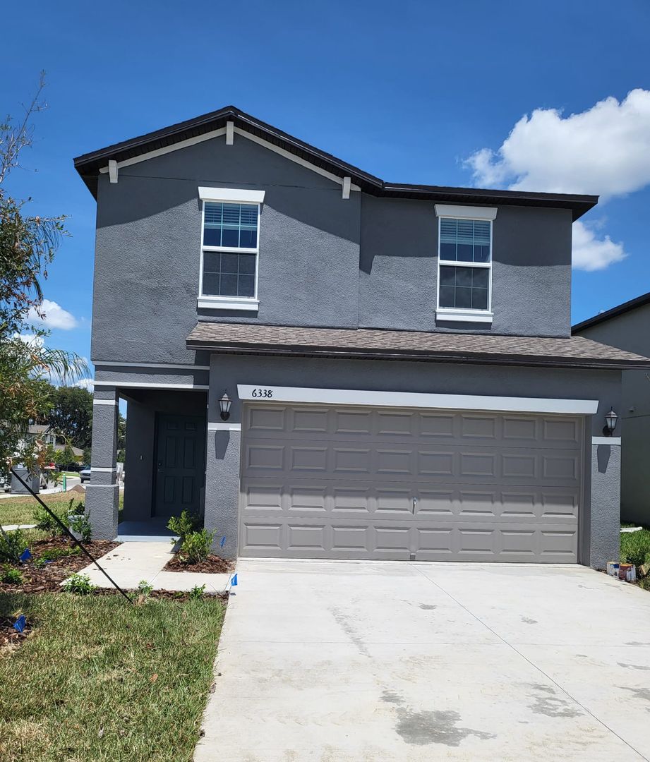 Zephyrhills House: 6338 Ten Acre Ct