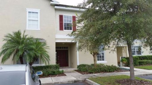 This beautiful and well-kept townhouse features 3 Bedrooms and 3 Bathrooms located at Trafalgar Village. – photo 1