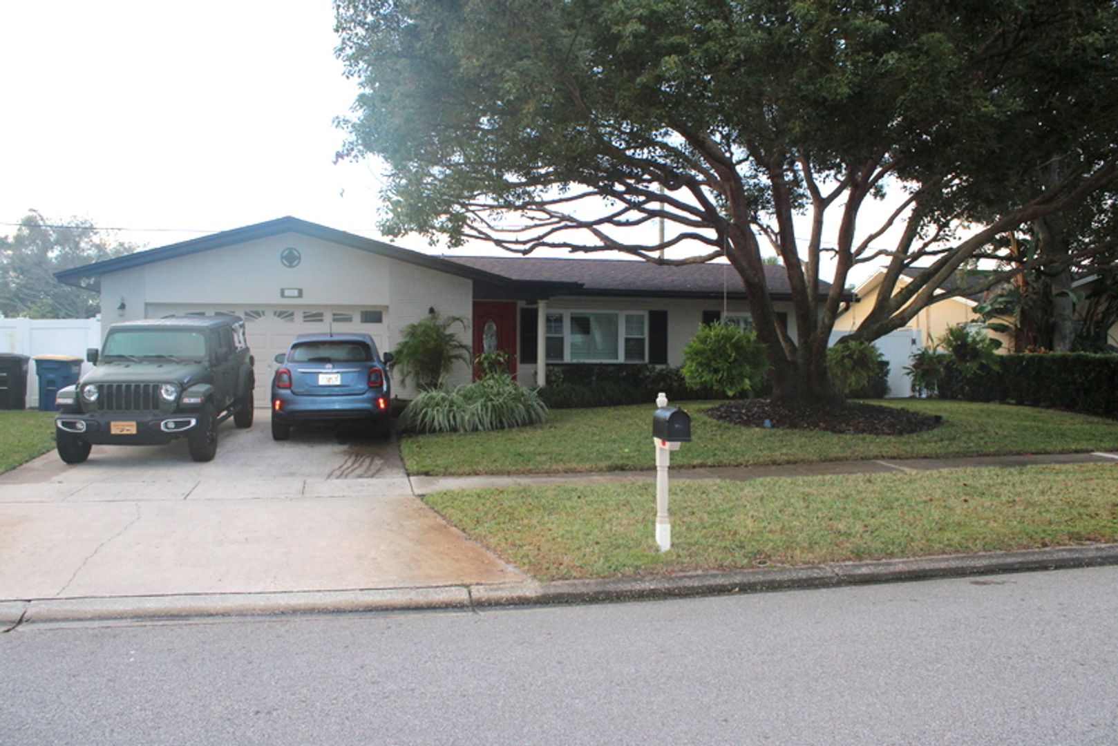 Clearwater House: 2243 Claiborne Dr