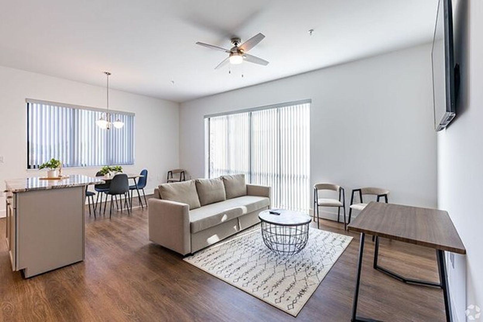 Eustis Apartment: 100 N. Dewey Street