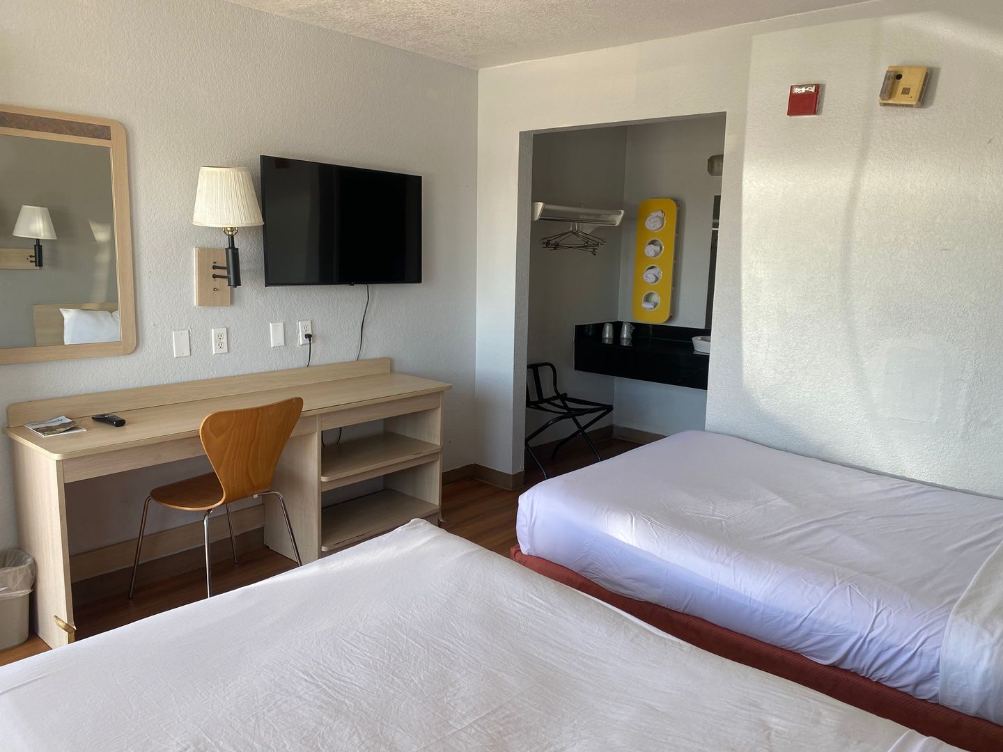 Fresno Apartment: 4080 N Blackstone Ave