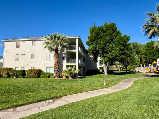 1-BR Available for Long Term Rental in Coveted Las Palmas Community – photo 1