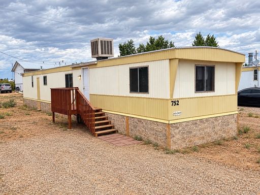 3-BR Mobile Home in Blanding – photo 1