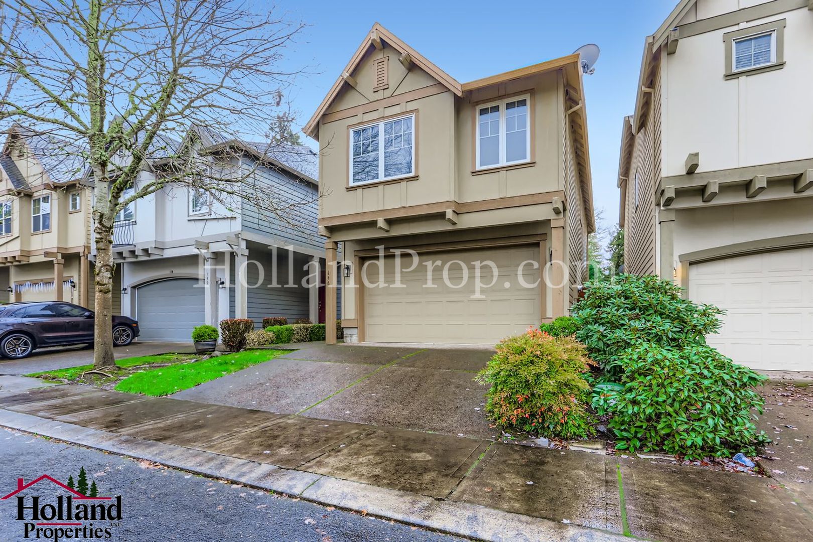 Hillsboro House: 146 NE Stonebriar Ln