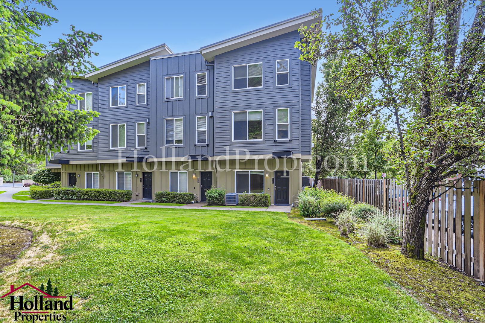 Beaverton House: 1055 SW 166th Ave