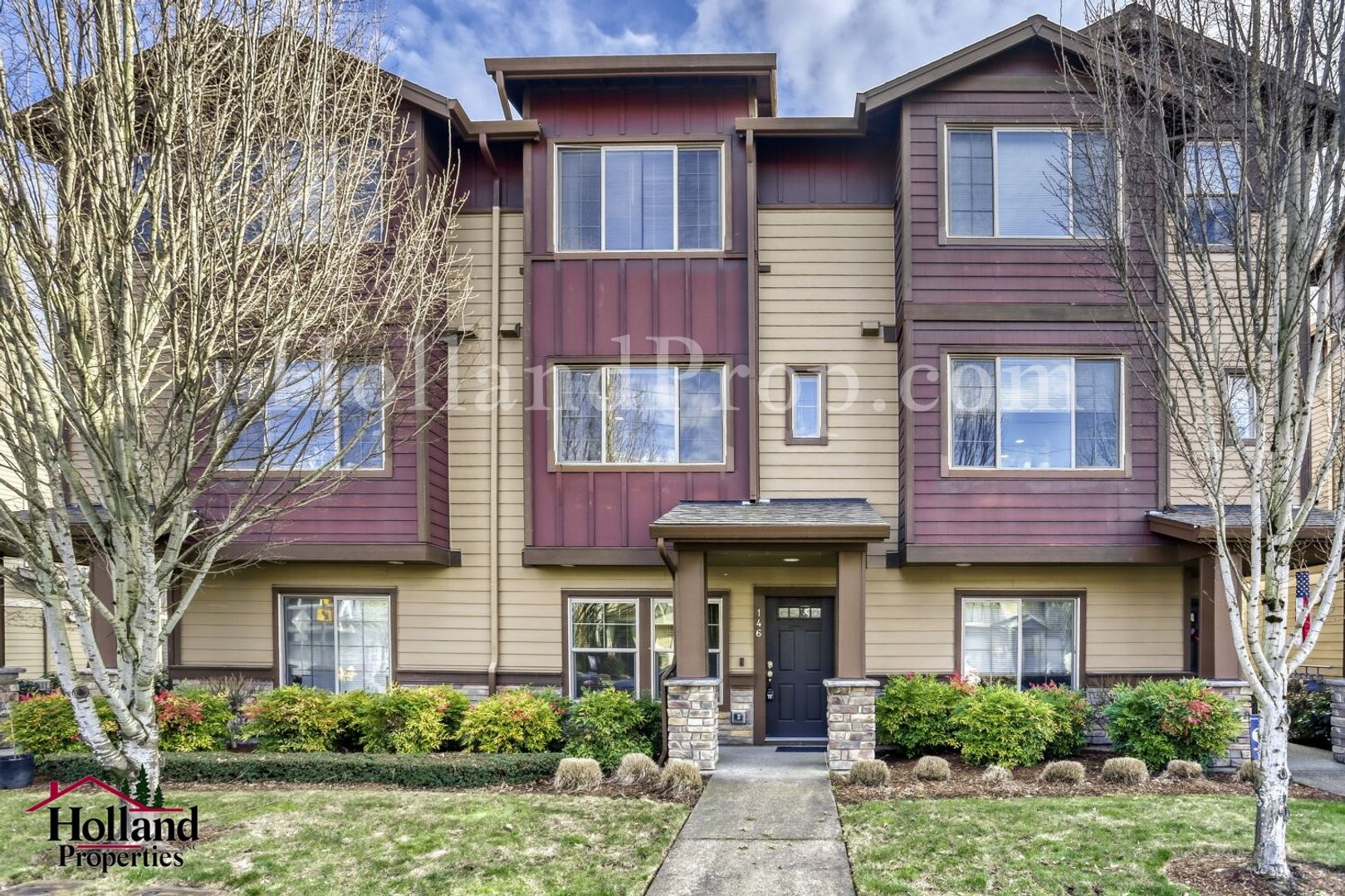 Beaverton Townhome: 146 NE 78th Ave