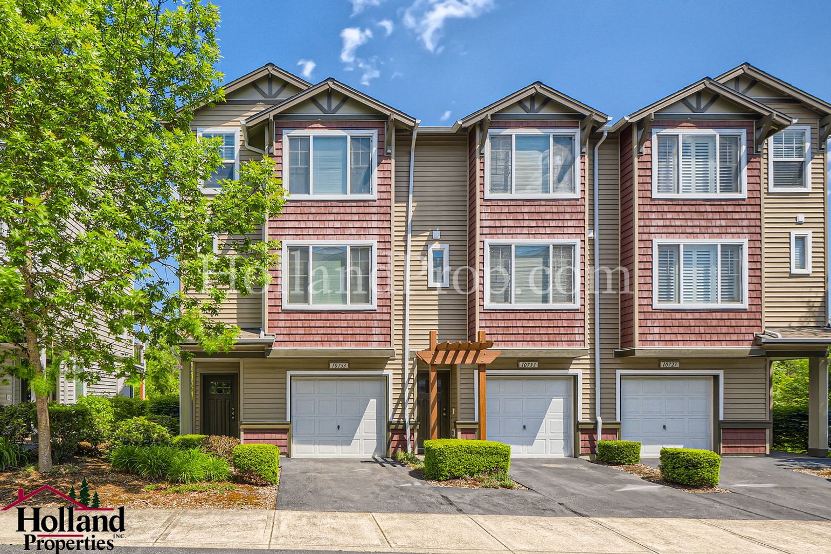 Hillsboro Condo: 10733 NE Gateway Pl