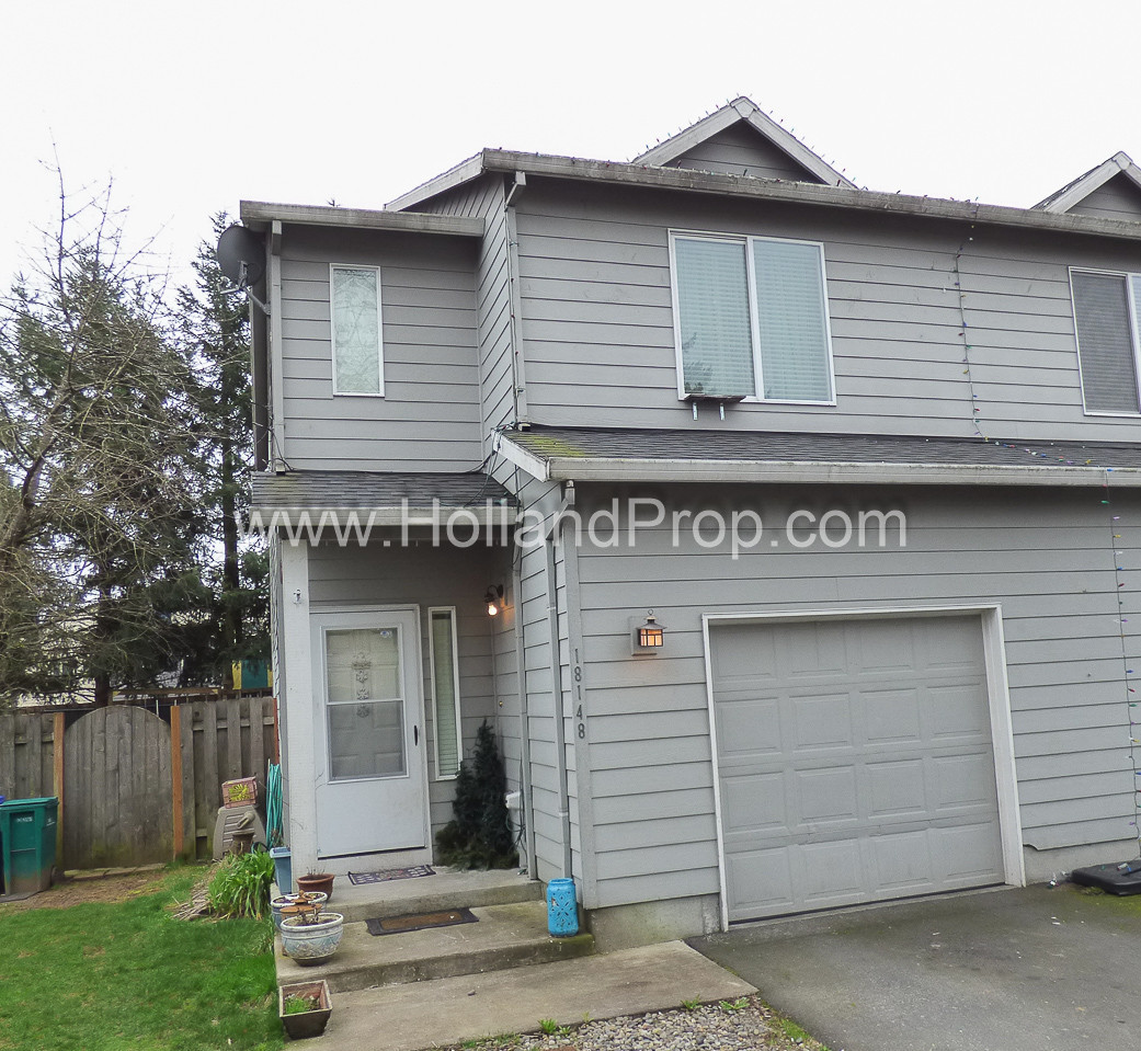 Portland Townhome: 18148 NE Everett Ct.