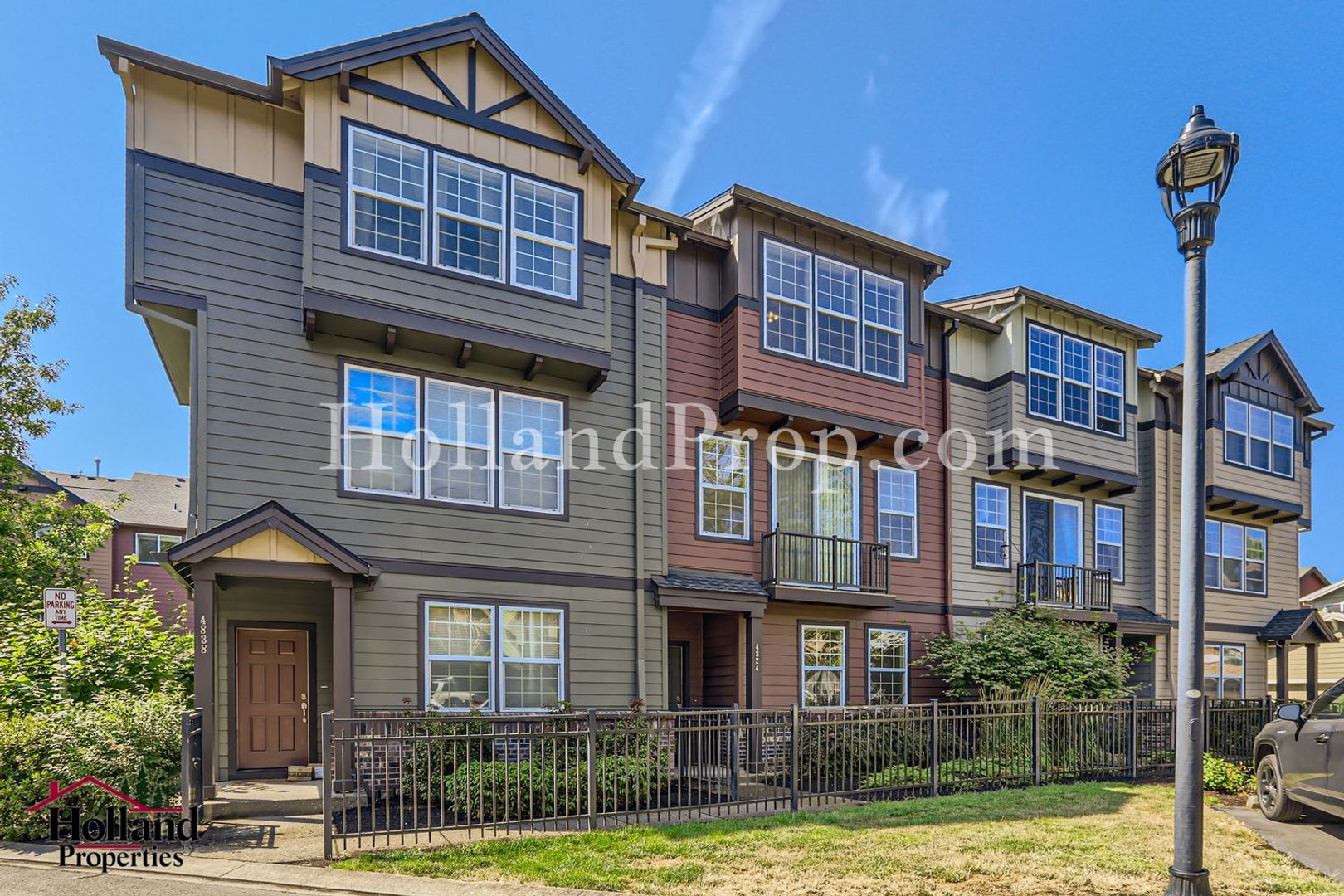 Hillsboro House: 4824 SE Northwood Way
