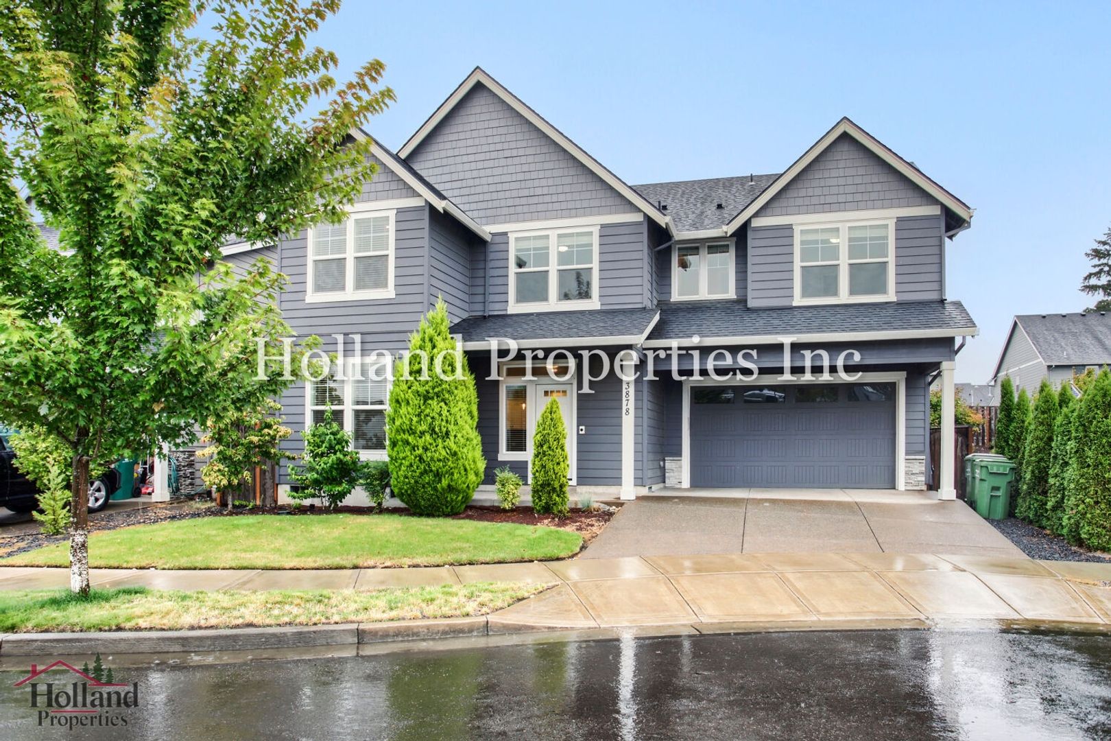 Newberg House: 3878 N Chase St