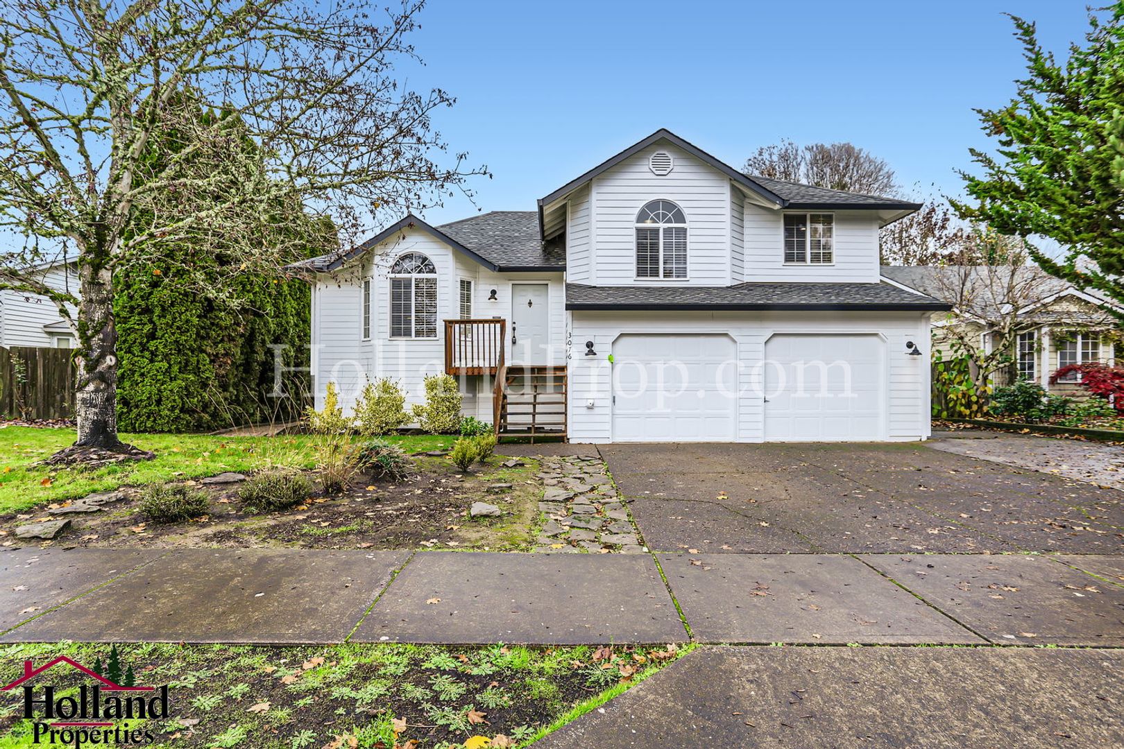 Hillsboro House: 3076 NE Kaster Dr