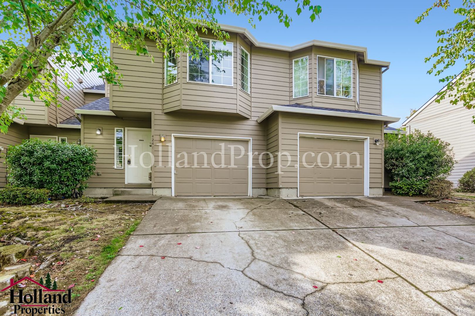 Beaverton Townhome: 4241 SW 159th Ave