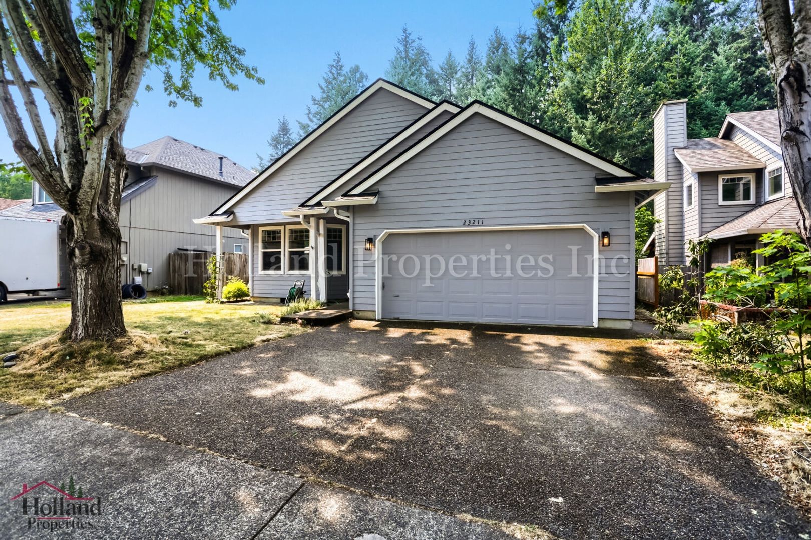 Sherwood House: 23211 SW Cinnamon Hill Pl
