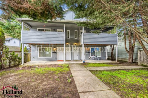 Spacious 2 Bedroom, 2 Bathroom Apartment with Dual Decks in Northeast Portland! NEW BEST PRICE $1,695!! – photo 1