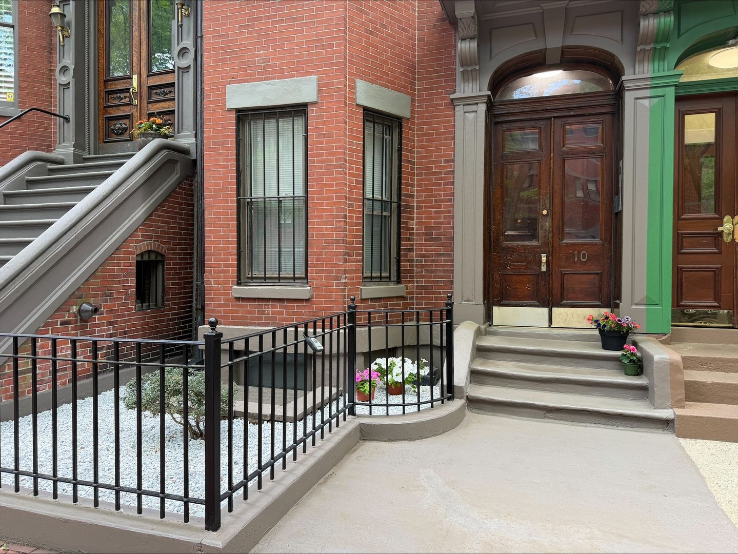 Boston Apartment: 10 Wellington Street
