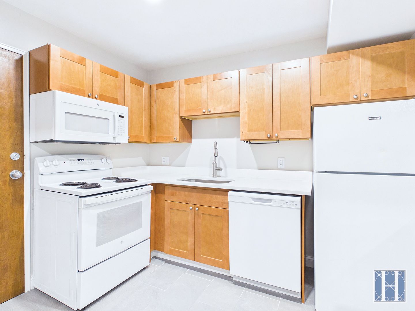 Weymouth Apartment: 445 Pleasant St
