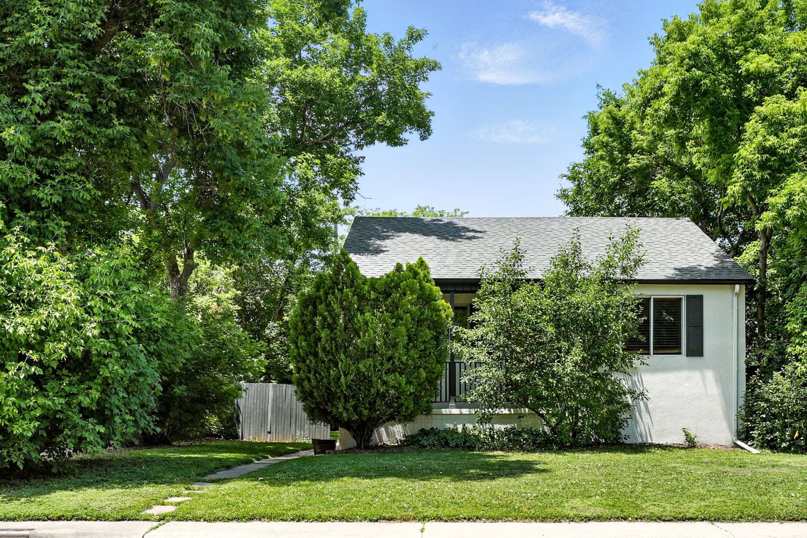 Englewood House: 3369 S Emerson St