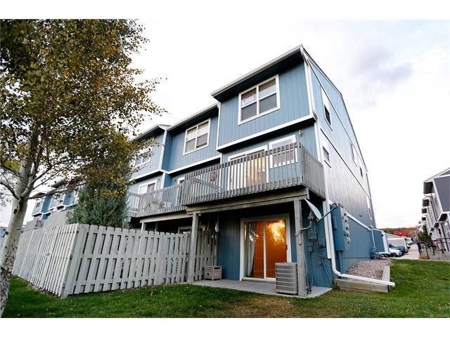 Castle Rock House: 1898 Oakcrest Cir