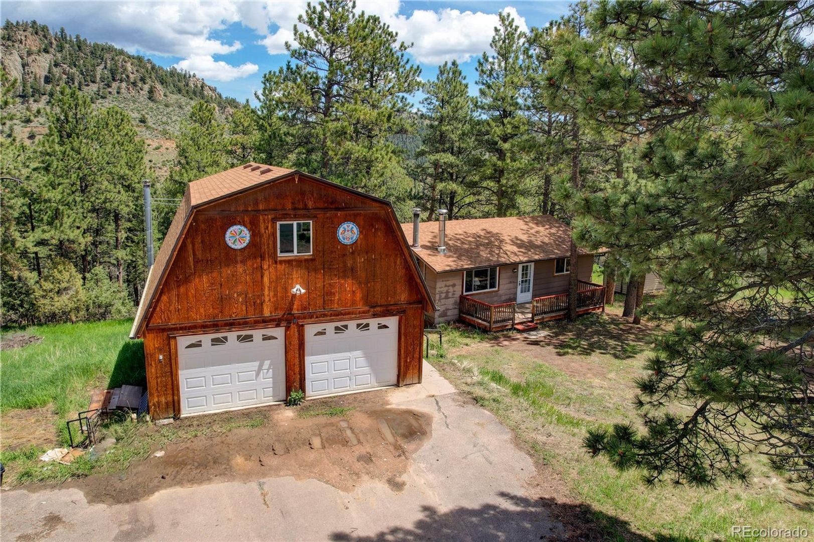 Bailey House: 2027 Roland Dr