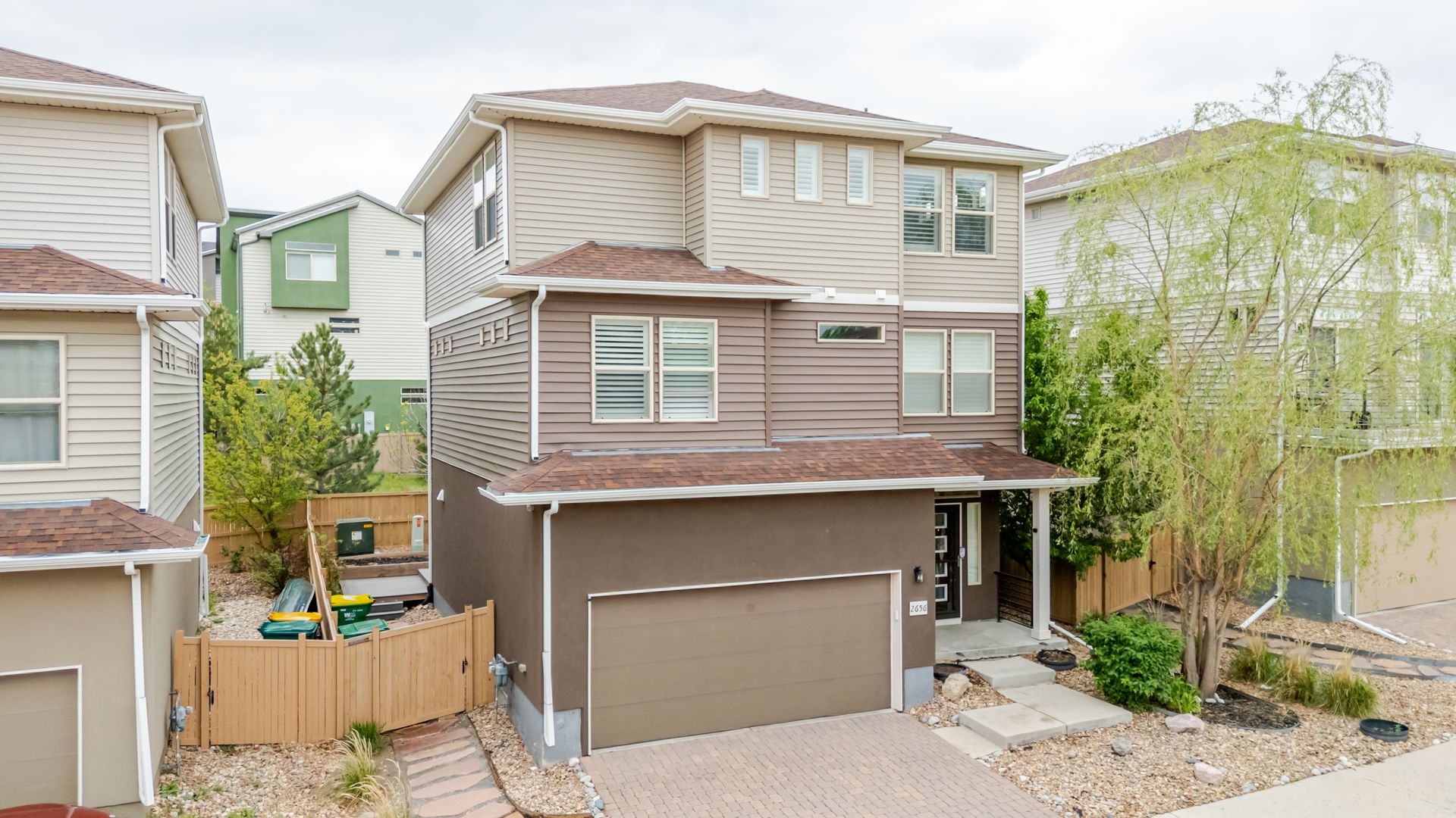 Castle Rock House: 2656 Champagne Ave