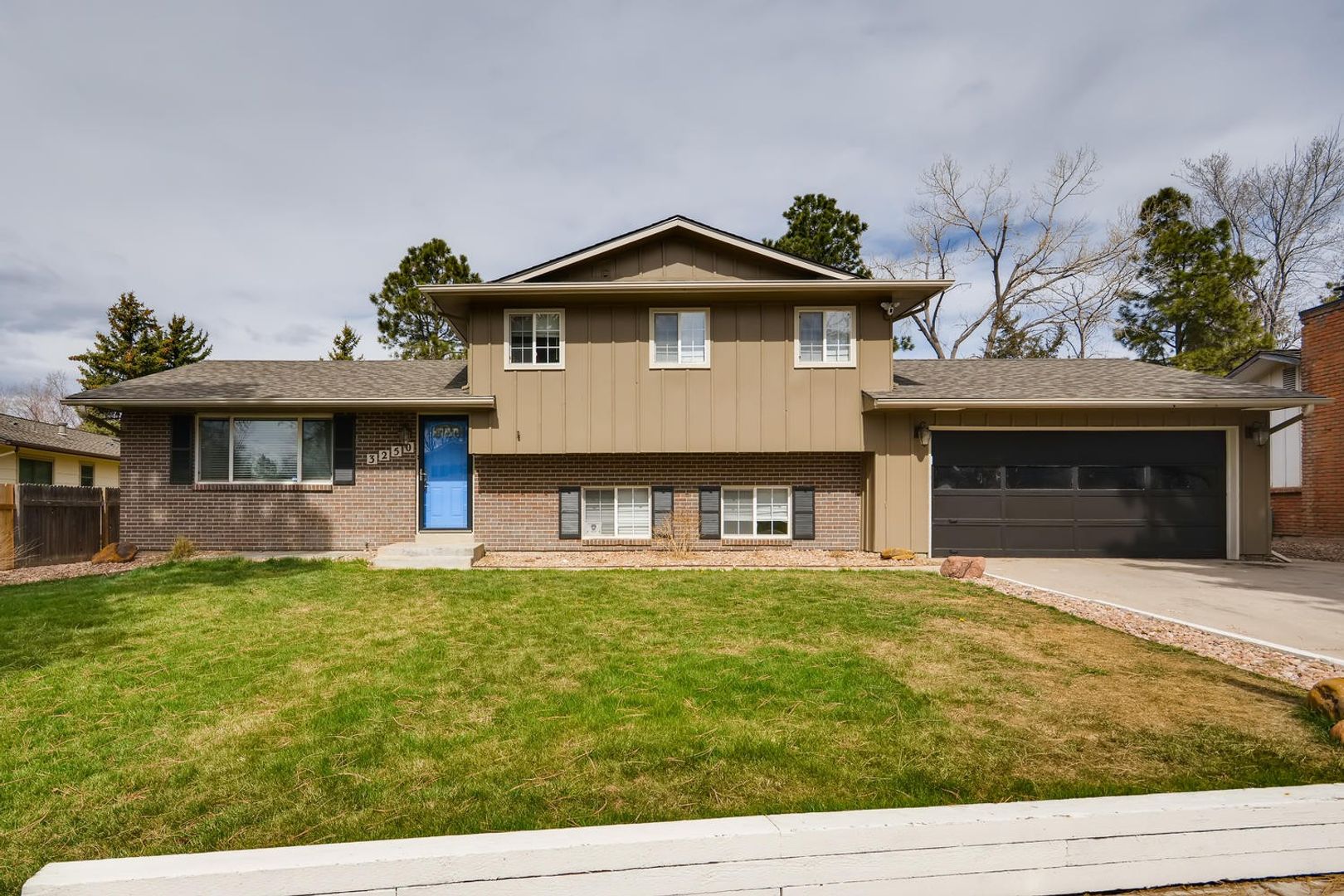 Colorado Springs House: 3250 E Parade Cir