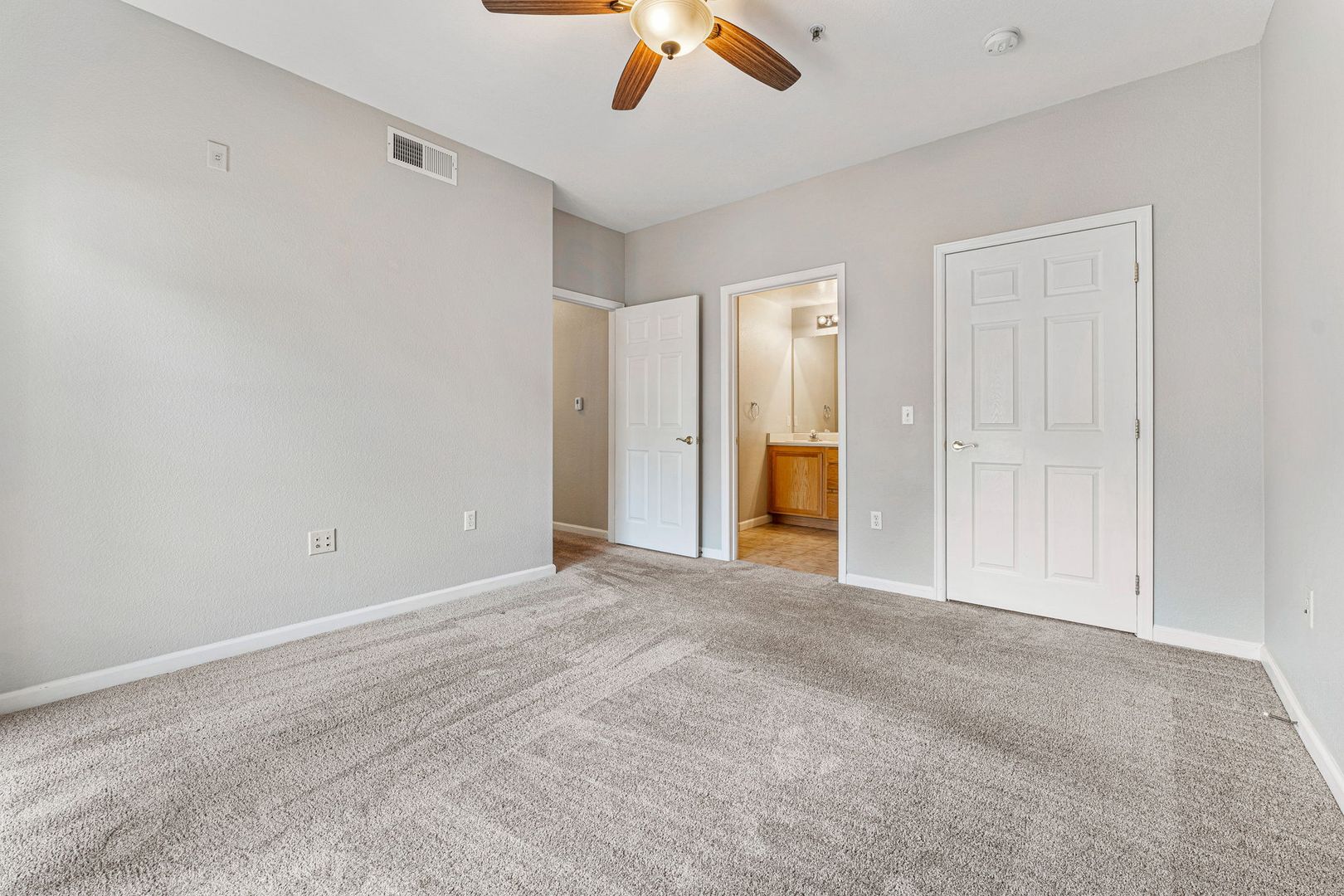 Englewood Townhome: 7440 S Blackhawk St #1108