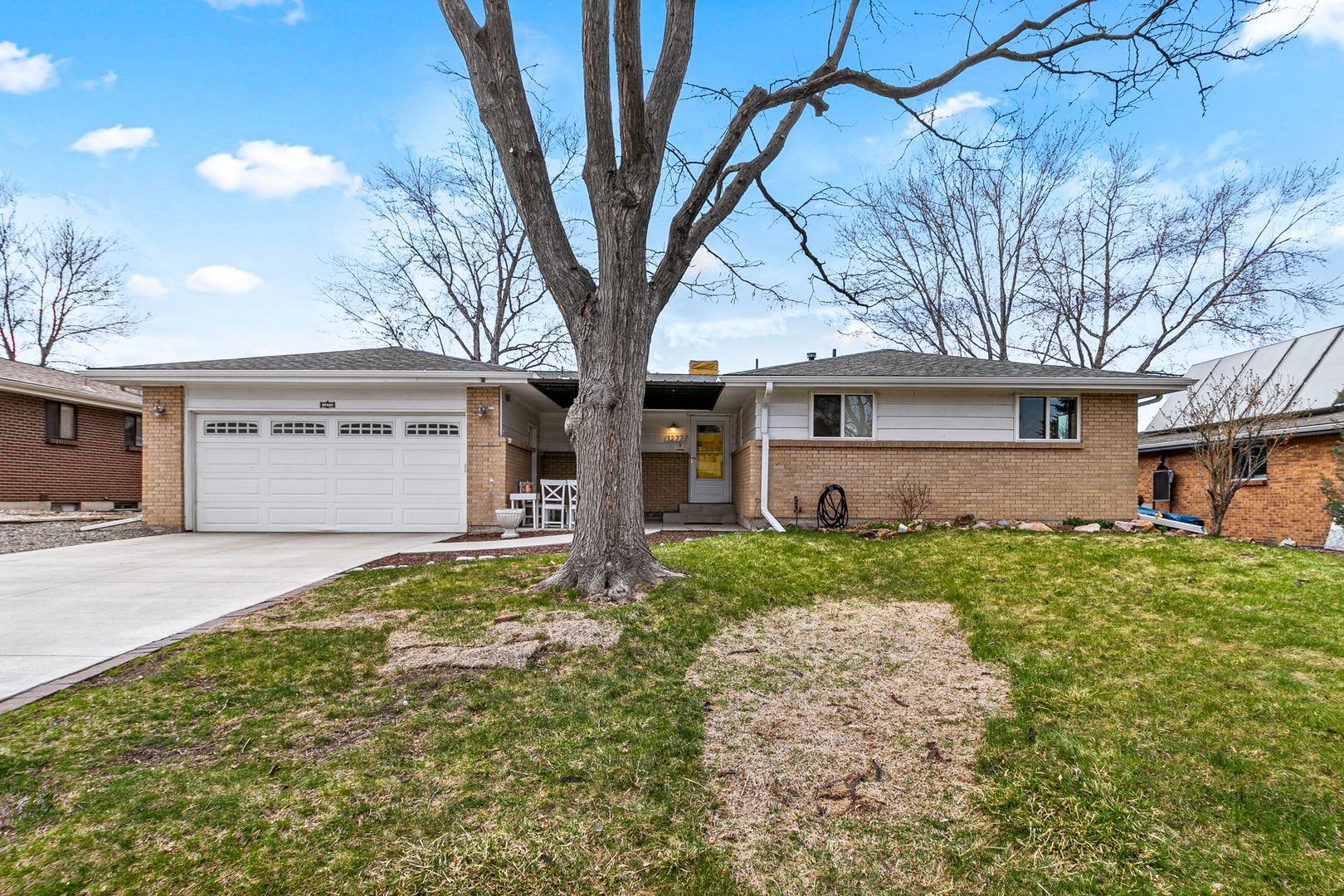 Lakewood House: 1277 S Independence St